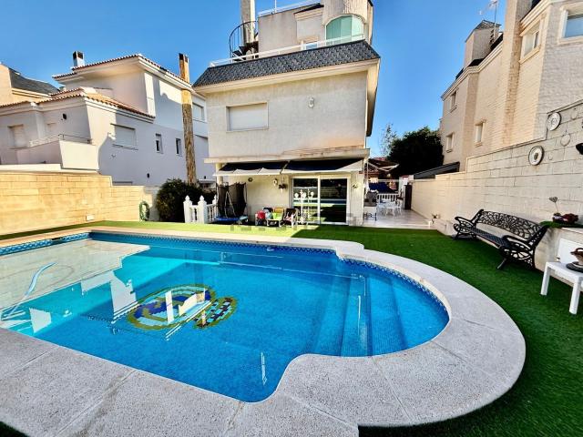 Casa en venta en Cabo de las Huertas, l'Alacantí