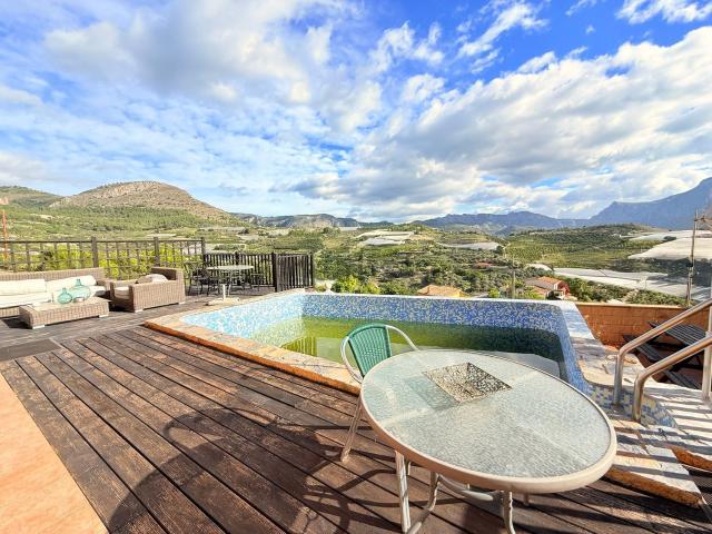 Casa en venta en Urbanització L'Almèdia, Callosa D'en Sarrià