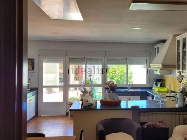Casa en venta en Cambados, Sabugueiro