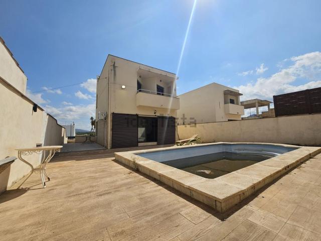 Casa en venta en l'Alt Vinalopó / El Alto Vinalopó, Valencia