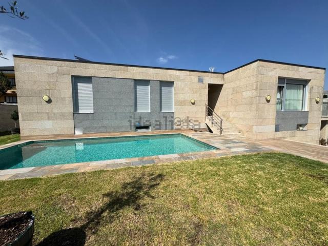 Casa en venta en Darbo, O Morrazo