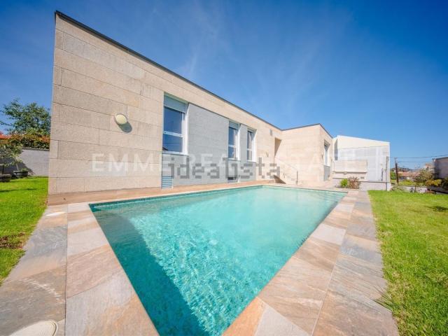 Casa en venta en Darbo, O Morrazo