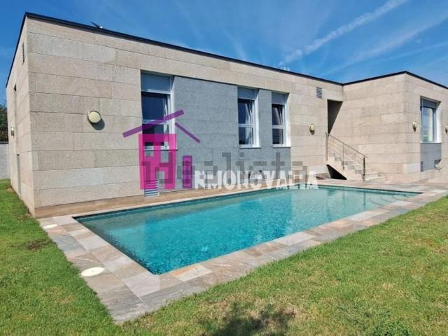 Casa en venta en Darbo, O Morrazo