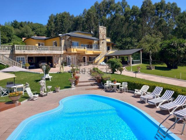 Casa en venta en Darbo, O Morrazo