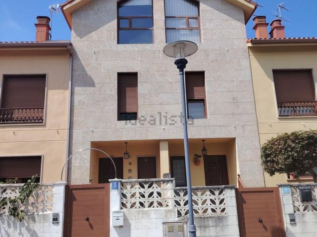 Casa en venta en Darbo, O Morrazo