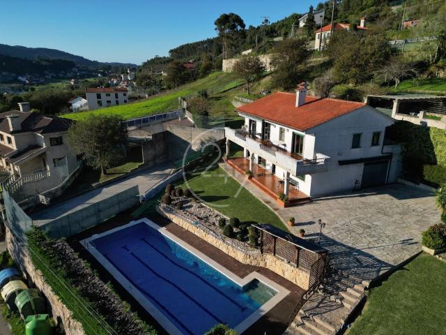 Casa en venta en Darbo, O Morrazo