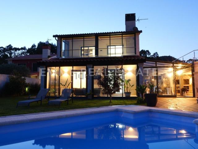 Casa en venta en Darbo, O Morrazo