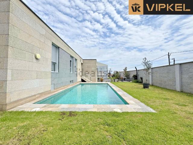 Casa en venta en Darbo, O Morrazo