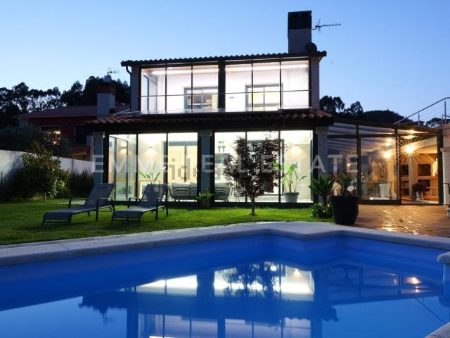 Casa en venta en Darbo, O Morrazo