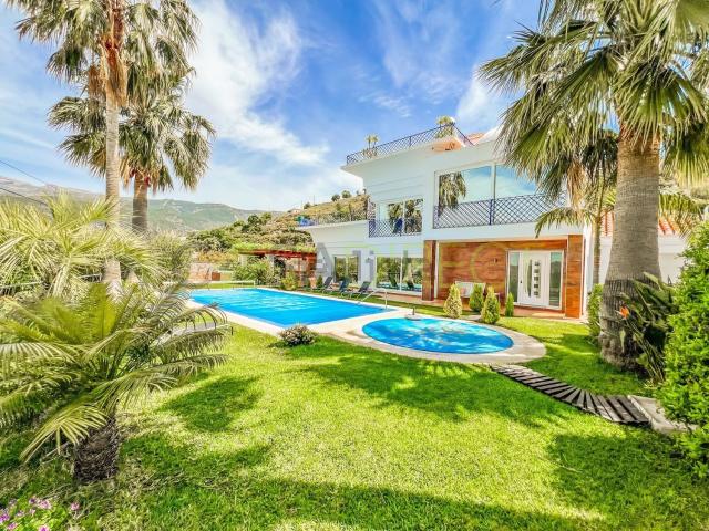 Casa en alquiler en La Axarquía, Andalucía