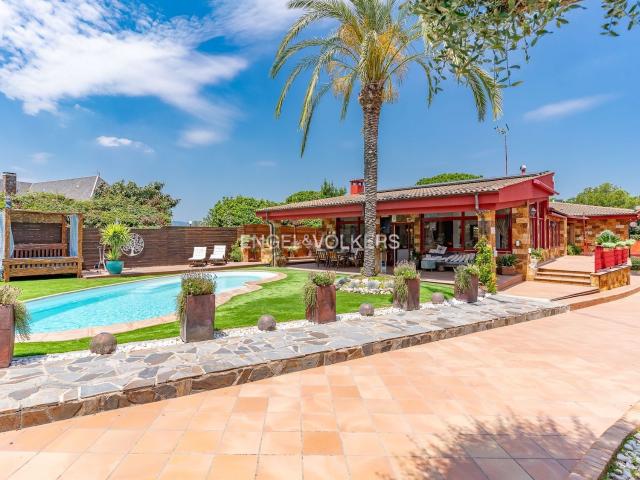 Casa en venta en Canovelles, La Serra