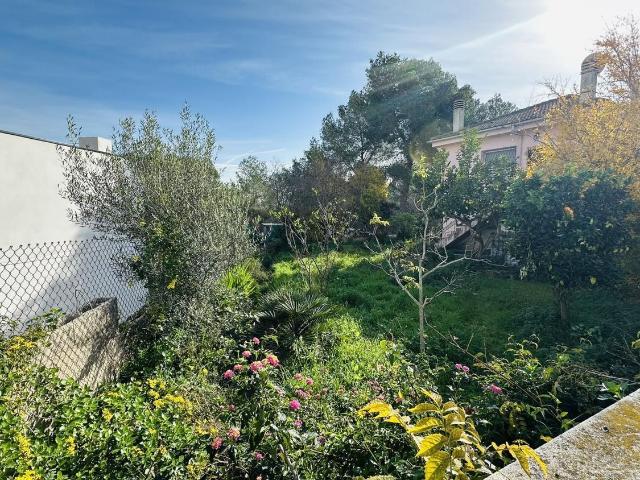 Casa en venta en Canyelles