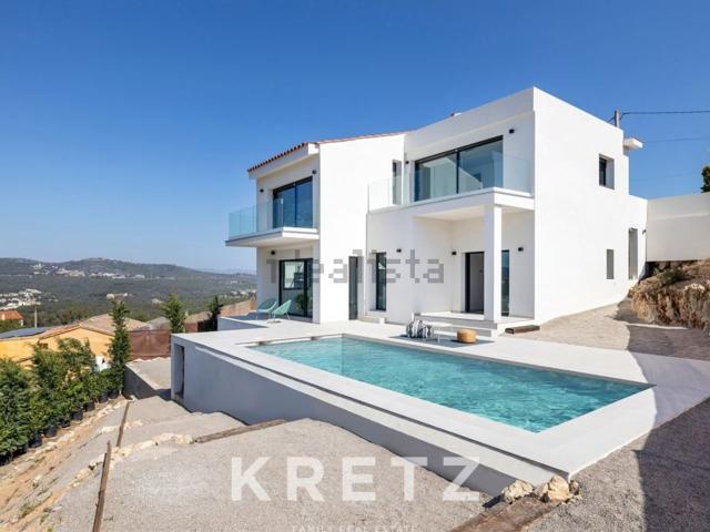 Casa en venta en Canyelles