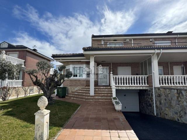Casa en venta en Carbajosa De La Sagrada, Albahonda II