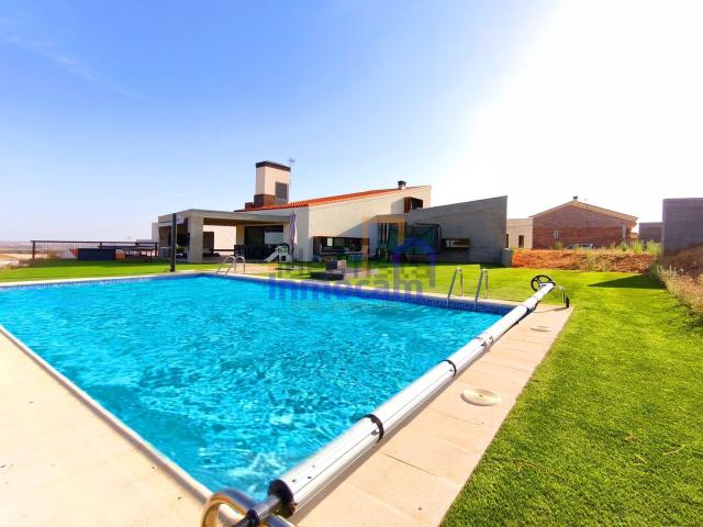 Casa en venta en Carrascal De Barregas, Salamanca