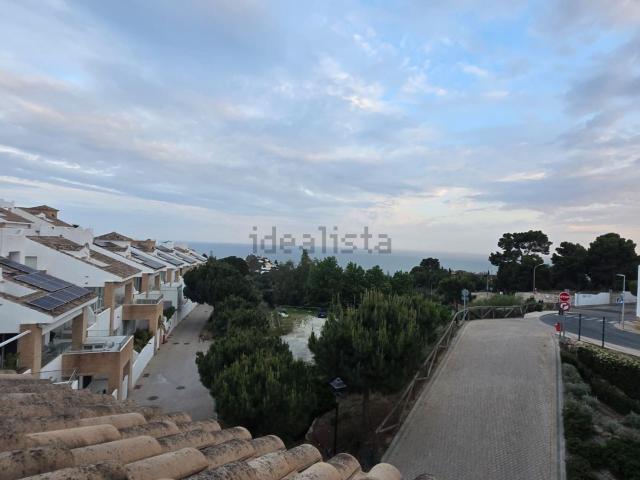 Casa en alquiler en La Perla-Torremuelle, Costa del Sol Occidental