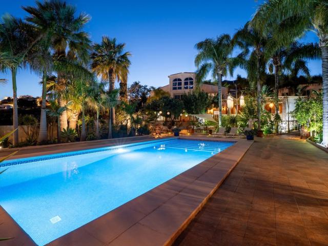Casa en venta en La Perla-Torremuelle, Costa del Sol Occidental