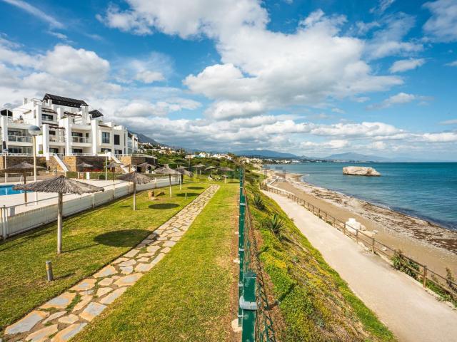 Casa en alquiler en La Perla de Bahía, Costa del Sol Occidental