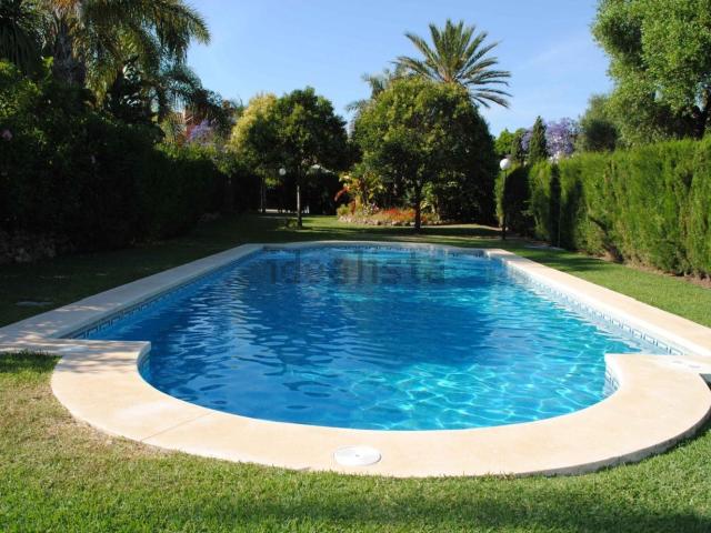 Casa en alquiler en Las Yucas, Costa del Sol Occidental