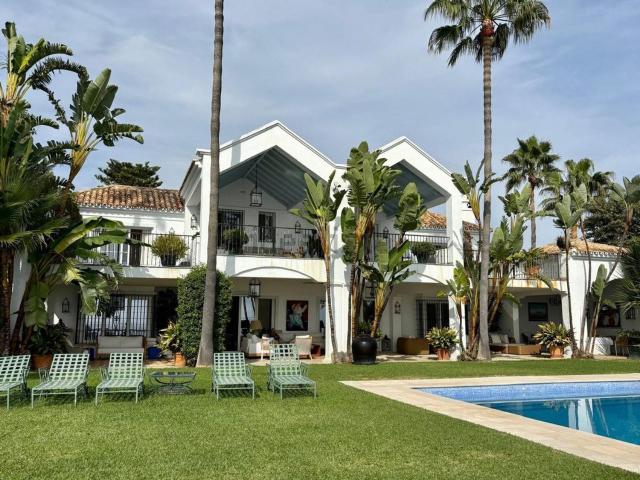 Casa en alquiler en Atalaya, Costa del Sol Occidental
