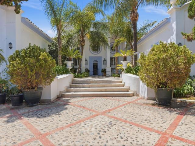 Casa en venta en Atalaya, Costa del Sol Occidental