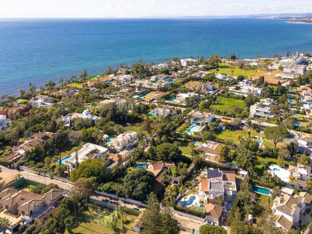 Casa en venta en Atalaya, Costa del Sol Occidental