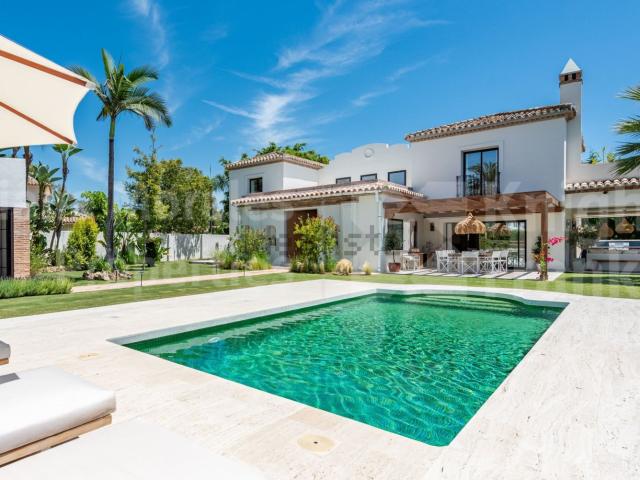 Casa en venta en Atalaya Park, Estepona
