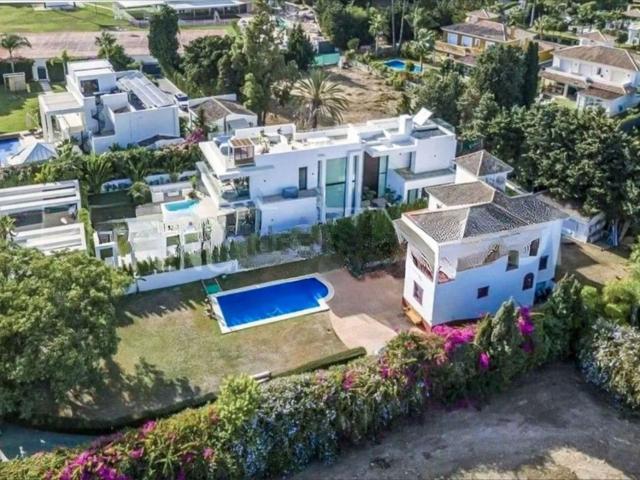 Casa en venta en Atalaya, Costa del Sol Occidental