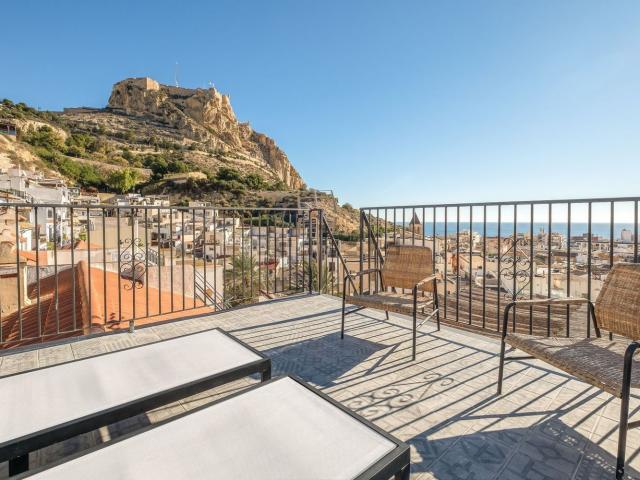 Casa en venta en Casco Antiguo - Santa Cruz - Ayuntamiento, l'Alacantí