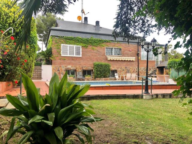 Casa en alquiler en Castelldefels, Montmar