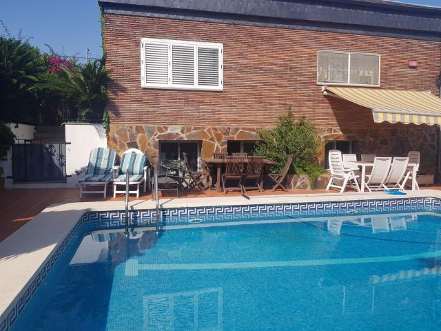 Casa en alquiler en Castelldefels, Montmar