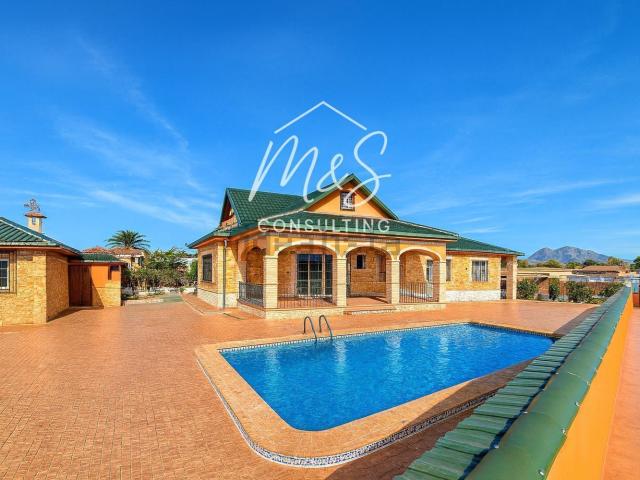 Casa en venta en Catral, Valencia