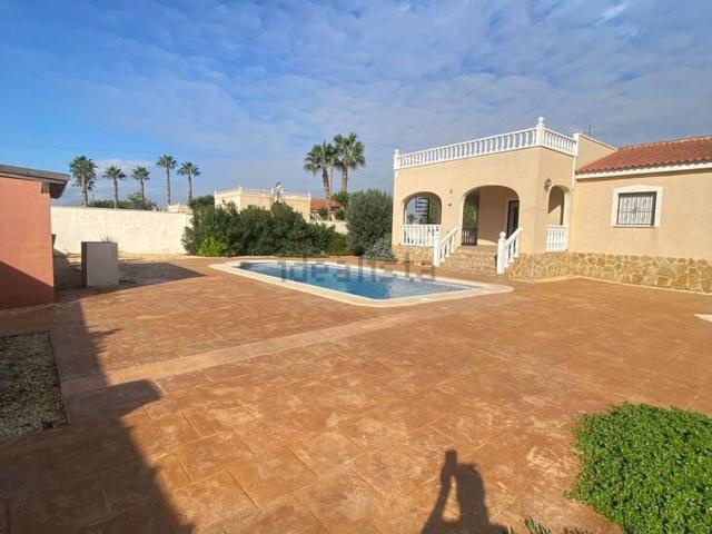 Casa en venta en Catral, Alicante