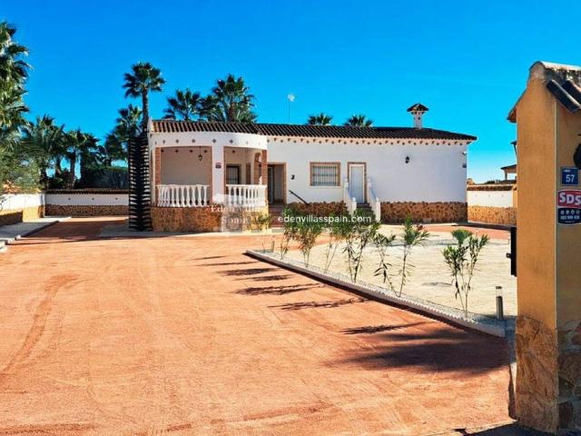 Casa en venta en Catral, Valencia