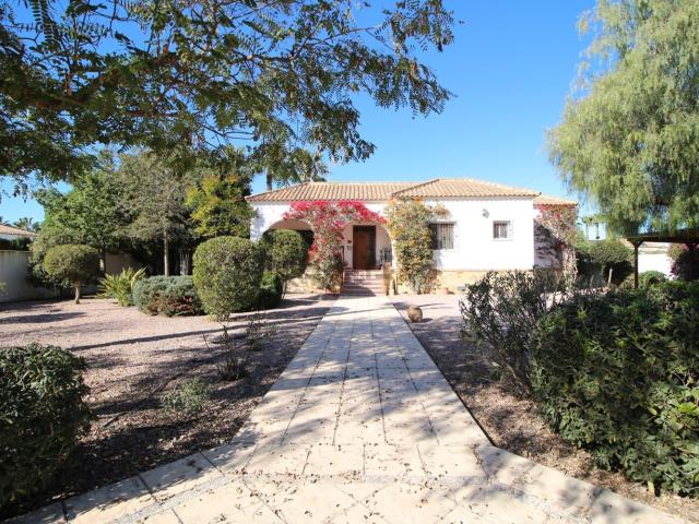 Casa en venta en Catral