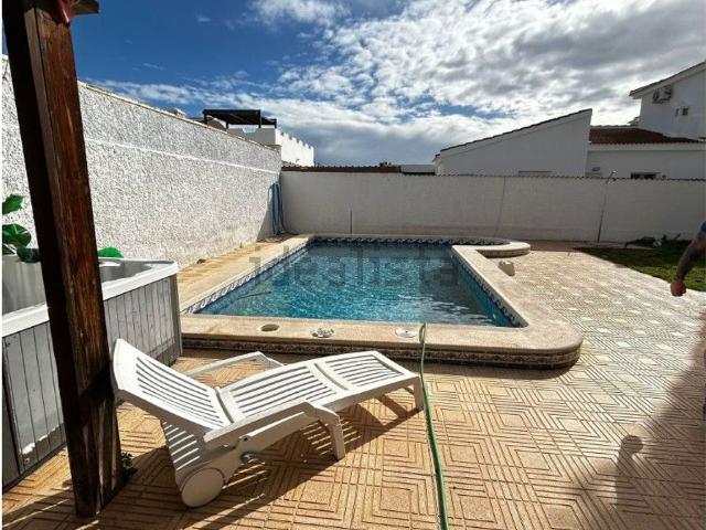 Casa en venta en Urbanización Doña Pepa, el Baix Segura / La Vega Baja