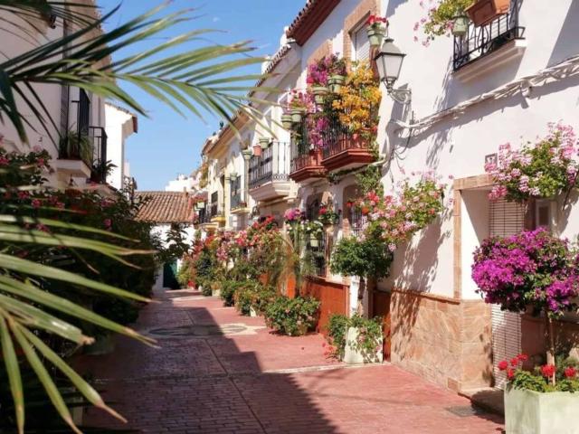 Casa en venta en Barriada Islas Canarias, Costa del Sol Occidental