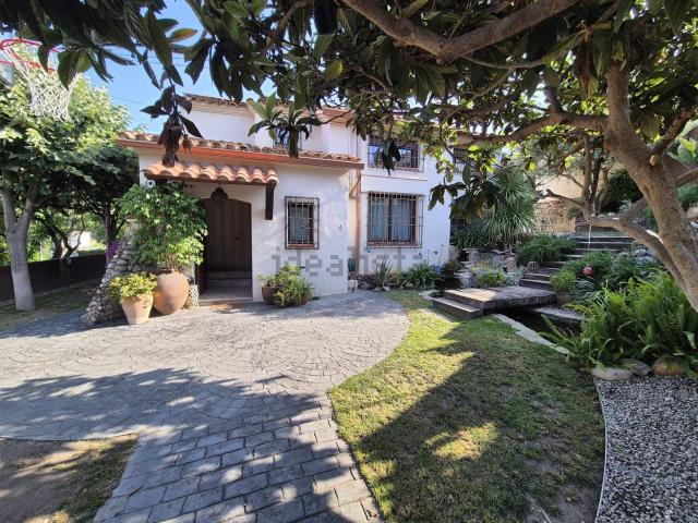 Casa en venta en Cerdanyola Del Vallès, Montflorit