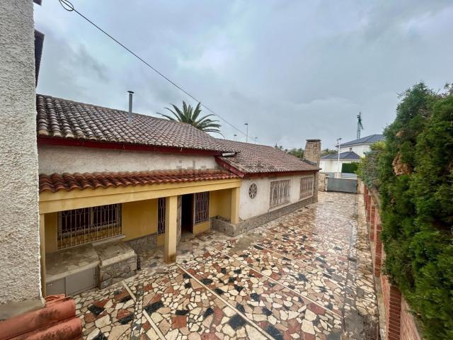 Casa en venta en Atzavares, el Baix Vinalopó