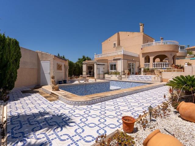 Casa en venta en Quesada, Urbanización Pueblo Lucero