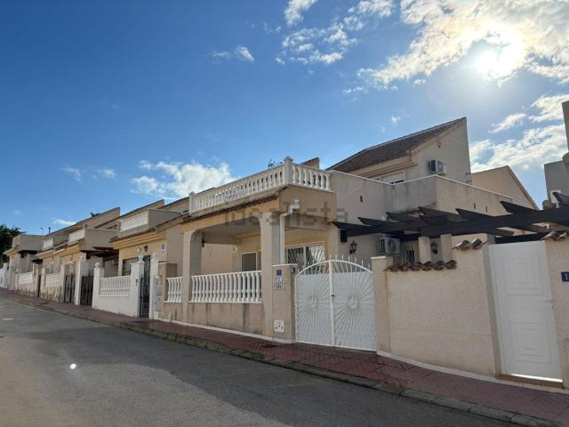 Casa en venta en Quesada, Urbanización Pueblo Lucero