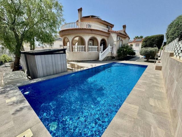 Casa en venta en Quesada, Urbanización Lo Pepin