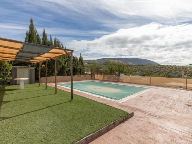 Casa en venta en Cogollos De La Vega, Granada