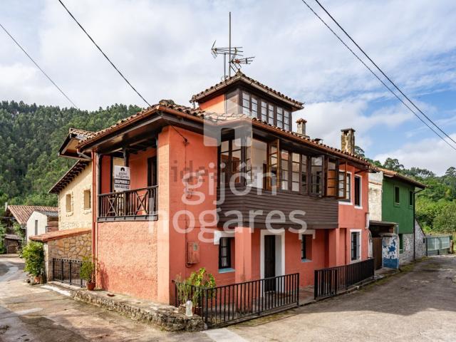 Casa en venta en Colunga, La Riera