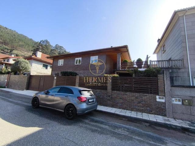 Chalet en venta en Mos, Vigo