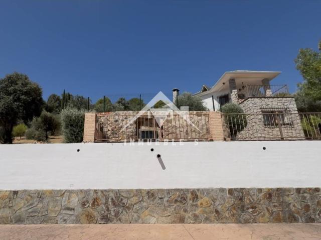 Casa en venta en Navahermosa