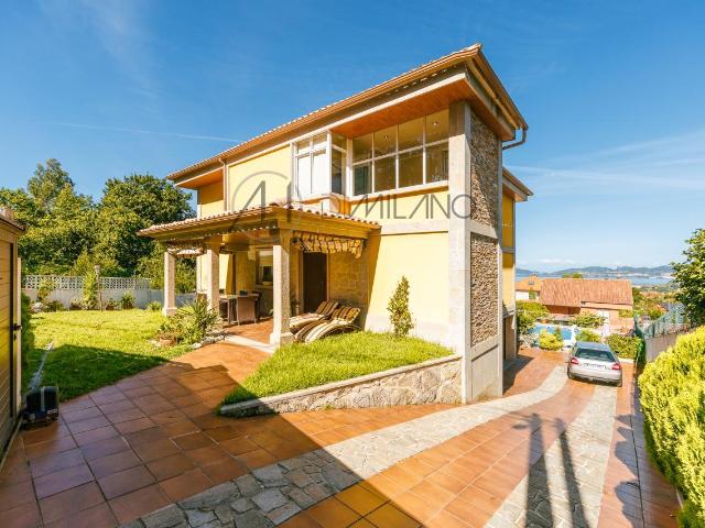 Chalet en venta en Coruxo, Vigo