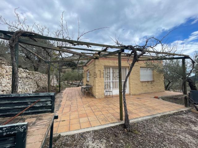 Casa en venta en Confrides, Valencia