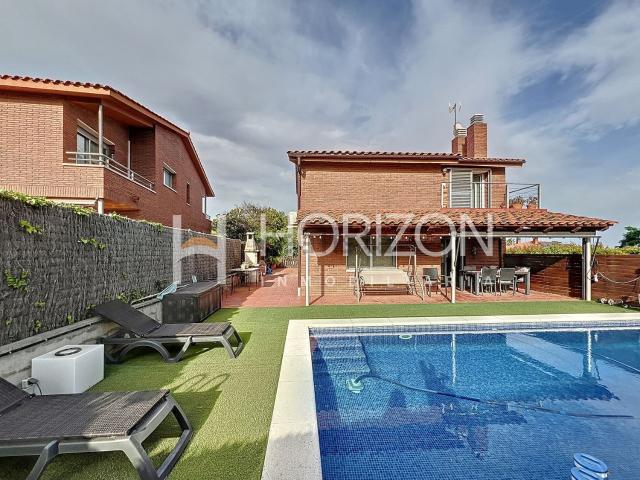 Casa en venta en Corbera De Llobregat