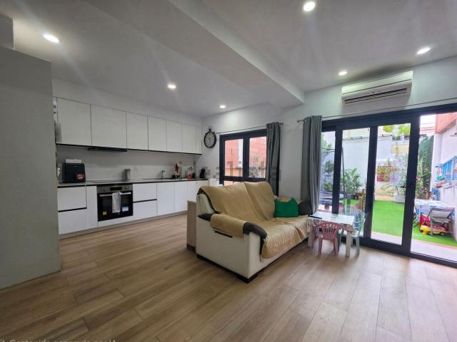 Casa en venta en la Gavarra, Cornellà de Llobregat